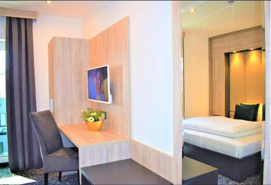 Hotel Business Bay Das Ehemalige Staycation Hotel Sindelfingen Esterno foto