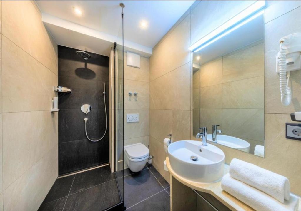 Hotel Business Bay Das Ehemalige Staycation Hotel Sindelfingen Esterno foto