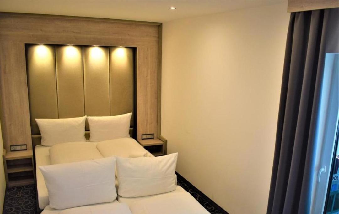 Hotel Business Bay Das Ehemalige Staycation Hotel Sindelfingen Esterno foto
